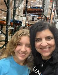 Jamie Manuel's Instagram, Twitter & Facebook