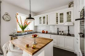 American mutfaklar neden seçiliyor sorunun cevabı sanırım mutfağın çok daha geniş ve ferah bir 18.geniş evler için mutfak örneği. Amerikan Mutfak Ornekleri