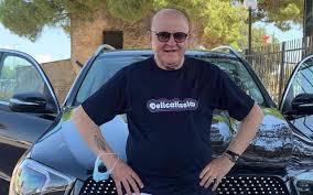 Boldi için fotoğraf, fiyat, menü, adres, telefon, yorumlar, harita ve daha fazlası zomato'da. Massimo Boldi Nel Nuovo Film Saro Il Figlio Di De Sica