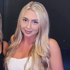 Danielle Calvert (@calicalvert)