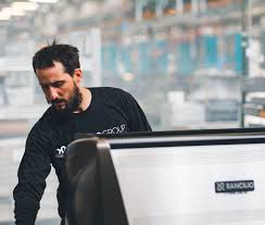 Imagine paying $4 a day for 250 business days each year, that's over $1,000. Professional Coffee Machines Leader