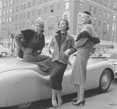 1950 S Vintage Black And White Woman Portrait Women In 1940 1950s In Black And White Photos By Nina Leen Vintage Fashion Photography White Fashion Photography 1950s Fashion Photography