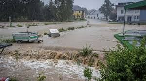 Egal, ob für das reisewetter an ihrem urlaubsziel in österreich oder das wetter vor ihrer haustüre, hier finden sie ständig aktualisierte wetterberichte und wettervorhersagen für österreich. Schwere Unwetter In Osterreich Hagelflieger Sturzt Ab Hochzeitsfeier Geflutet The Weather Channel Artikel Von The Weather Channel Weather Com