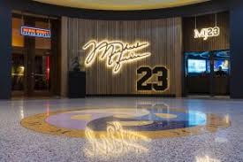 Hash house a go go features twisted farm food mixing innovative combinations and culinary techniques with american homeland fare to create a one of a kind dining experience. Surf Turf A Cowboy Ribeye Chipotle Bbq Ribs More Headline Dining Specials At Mohegan Sun This Father S Day Mohegan Sun Newsroom