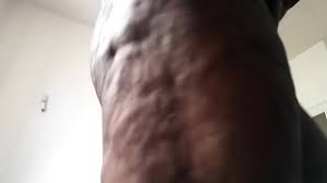 La Fête des Amoureux Qui Tourne au Désir Chez Nos Amis Guinéens - Explosion de Sensualité