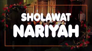 Sholawat nariyah juga menjadi salah satu sarana bagi muslim bermunajat dan bertawasul kepada nabi saw agar dihindarkan dari bala atau bencana. Shalawat Nariyah Lengkap Ii Bahasa Arab Latin Dan Arti Ii Keutamaan Ii Syafaat Bukti Cinta Nabi Ii Youtube