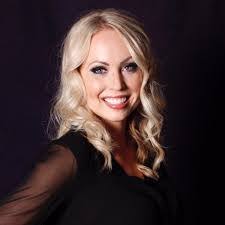 Blair Richardson's Instagram, Twitter & Facebook