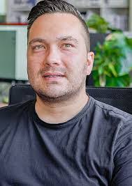 Robin Probst's Instagram, Twitter & Facebook