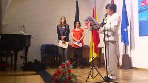 He first gained international attention in 1998 for seeking the extradition of augusto pinochet, the former dictator of chile, and later attempted to try osama bin laden. Rosario Molina Mujer De Baltasar Garzon Youtube