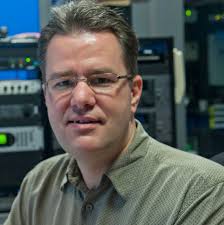 When hiding it became exhausting, I decided to finally step out of the  disability closet