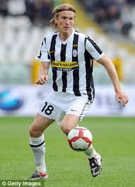 After starting his career with holbæk, he played for a number of european clubs as a defensive midfielder. Liverpool Land Christian Poulsen In 4 5m Move From Juventus Daily Mail Online