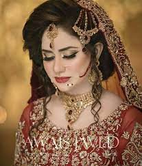 Gorgeous Pakistani Bridal Hairstyle In 2021 Pakistani Bridal Hairstyles Pakistani Bridal Makeup Pakistani Bridal Makeup Red
