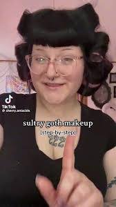 Mallory Sweeney's Instagram, Twitter & Facebook