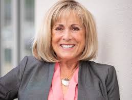 Leigh Estes's Instagram, Twitter & Facebook