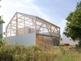 La Demande Est De Construire Une Grande Maison Bbc Dans Le Budget De Construction D Une Maison Standard Pour U Eco Architecture Architecture Eco House Design