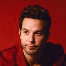 Skylar Astin