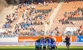 W przeszłości dwukrotny mistrz polski, uczestnik meczów eliminacyjnych do europejskich pucharów. Zaglebie Lubin Lech Poznan 2 1