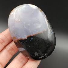 Cookies And Cream Sardonyx Palm Stone Yin Yang Balance Etsy In 2020 Meditation Crystals Yin Yang Yin Yang Balance