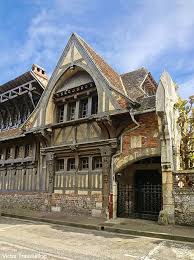 Old House In Etretat Normandie France Guy De Maupassant Loved Etretat To The Depths Of His Soul He Had On Medieval Houses Architecture Beautiful Buildings