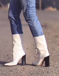 10 pairs of white boots that you could wear all year round. How To Wear White Boots Fashion Blogger Erin Busbee Busbee Style