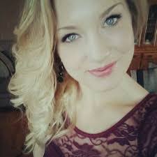 Donna Searles's Instagram, Twitter & Facebook