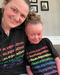 Don't forget to send me a picture if you buy anything from our  @outshinelabels shop so I can share it! Remember that 70% of the proceeds  goes to the Harlequin Diva foundation.