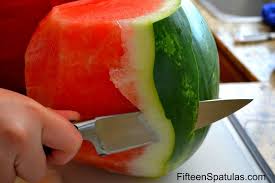 How To Pick A Ripe Watermelon I Ve Been Doing The Complete Opposite It All Makes Sense Now Food Watermelon Food Hacks