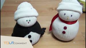 Dès aujourd'hui, nous serons en vacances. Travaux Manuels Pour Noel Faire Un Bonhomme De Neige Avec Des Chaussettes Youtube