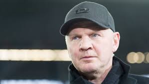 May 31, 2021 · laut stefan effenberg braucht der fc bayern nach dayot upamecano noch weitere neuzugänge, um ihr niveau halten zu können. Was Macht Eigentlich Stefan Effenberg German Site