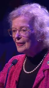 Mary Lovin's Instagram, Twitter & Facebook