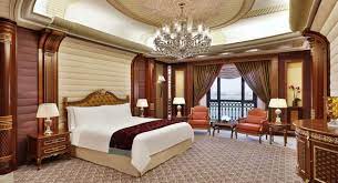 Central business district is 0.5 km from holiday inn nairobi, while the maasai market handicraft fair is 550 metres away. Holiday Inn Nairobi Hotel Budget Holiday Safaris