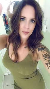 Crystal Malloy's Instagram, Twitter & Facebook