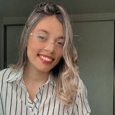 Glenda Neves's Instagram, Twitter & Facebook