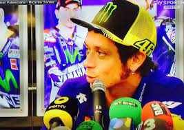 Durante la conferenza stampa non ha quindi ufficializzato la partecipazione al motomondiale 2022 con il team vr46. N6bcereuqg1nnm
