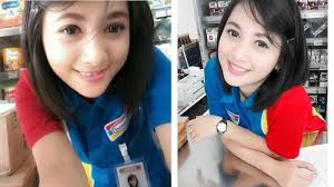 Gangguan ini terjadi akibat kesalahan bias, dimana mata tidak dapat membiaskan cahaya dengan benar ke titik fokus tunggal untuk dapat melihat gambar. Masih Ingat Si Kasir Cantik Indomaret Yang Dulu Viral Penampilannya Kini Bikin Pangling Coba Lihat Tribun Pekanbaru