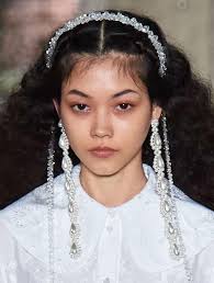 发现270 条Accessories 和首饰点子| diy 与手工艺品、饰品、珠宝工艺品以及更多