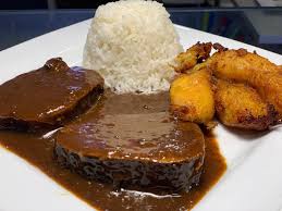 El asado negro es uno de nuestros platos típicos, en sabor venezolano lo preparamos con ese toque dulzón perfecto 😉👌🏻 Ustedes ya lo probaron? . . . #asadonegro #cuarentena #quedateencasa #parallevar