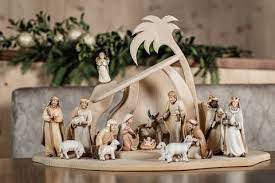 Even though made from a hard material, they soften your heart and bring a smile to your face. Large Range Of Nativities Carved In Wood Made By The Artists Of Val Gardena Buy On Line Nativity Set Of Dp Woodcarvings