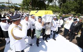 Sultan iskandar's reign lasted for almost 29 years until his death in january 2010. Jenazah Bonda Sultan Johor Selamat Dimakamkan