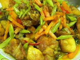 Resepi ayam goreng kunyit yang rangup di luar dan lembut di dalamnya. Resepi Ayam Goreng Kunyit Rangup