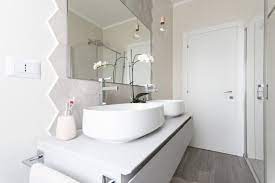 Arredo Bagno Colore Neutro Bagno Arredamento Bagni Stretti E Lunghi
