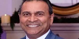 Naples City Council approves new city manager contract for Jay Boodheshwar