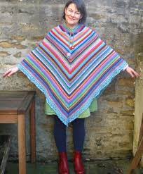 An exquisite poncho, with a beautiful stitch that looks like flowers, which will become one of your favorite accessories for spring and summer! Attic24 Attic24 Home Poncho Ta Dah