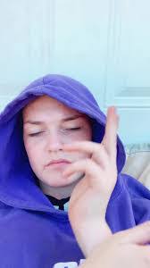 Kimberly Willcutt's Instagram, Twitter & Facebook