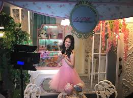 He used to be in a love team with kisses delavin. Queen Kisses Delavin Home Facebook