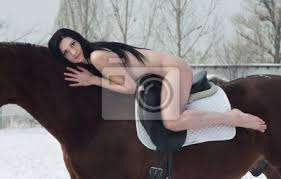 Mädchen nackt auf einem pferd leinwandbilder • bilder menschlichen Körper,  FKK, Hobbys | myloview.de