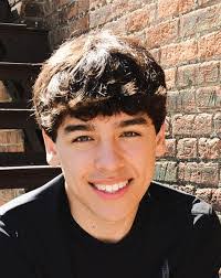 Matt Holmquist's Instagram, Twitter & Facebook