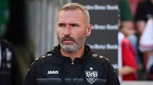 He walked us through each house, pointing out issues, materials used, or important details to consider. Vfb Stuttgart Trainer Tim Walter Genervt Von Barca Vergleich Kicker