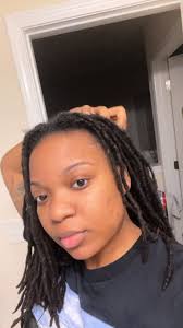 ShaaQiria Ryant (@theprettiestdreadhead)