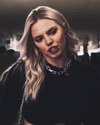 #REGINAGEORGE dressed in black now #reneerapp #reneerappsupremacy  #reginageorge #meangirls2024 #reneerappedit #snowangel #youngexwives  #reneerapptour #snowhardfeelingstour #leightonmurray #foryoupage ...